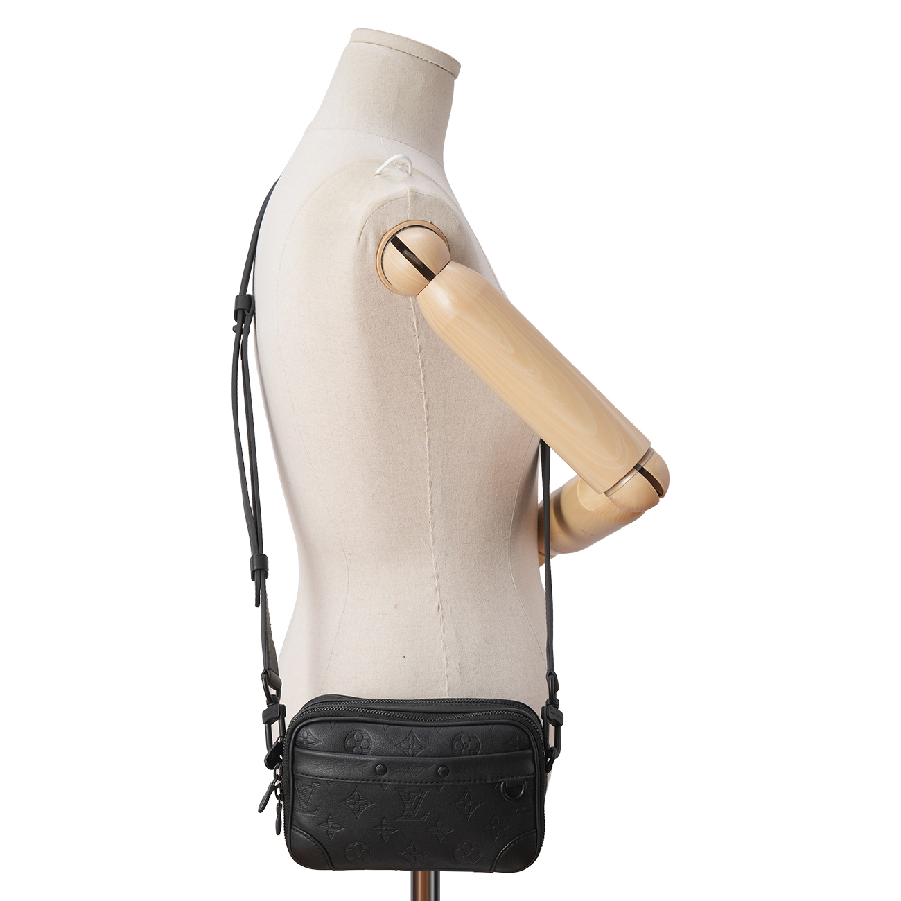 LOUIS VUITTON(USED)루이비통 M82544 알파 웨어러블 월릿